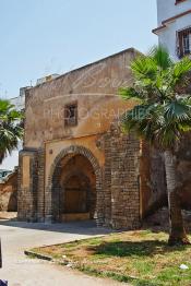 Image du Maroc Professionnelle de  La fameuse Porte de la Marine ou Bab El Marsa de la Médina de Casablanca, le passage obligé des personnes et des marchandises jusqu'à l'ouverture du boulevard Félix Houphouët-Boigny pour l'arrivée du président de la République française Alexandre Millerand qui effectuait en 1922 un voyage au Maroc et dans les pays de l'Afrique du nord, Jeudi 28 Mai 2009. (Photo / Abdeljalil Bounhar)